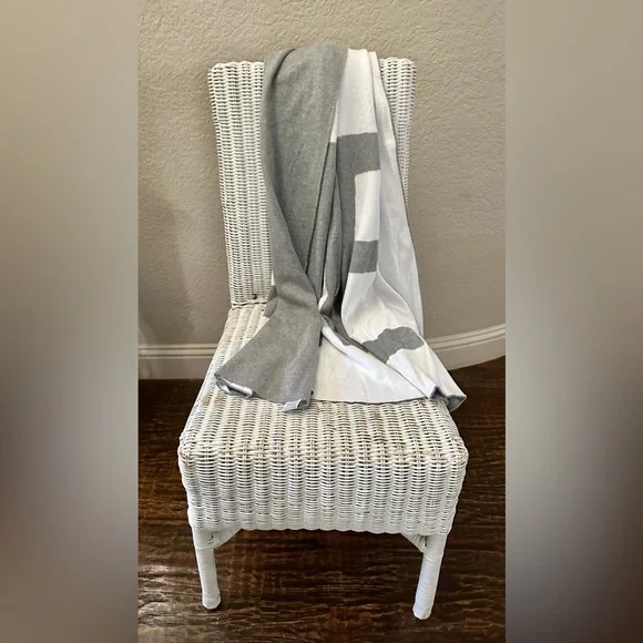 NWT! Oversized LOVE Throw Blanket - Picture 3 of 5